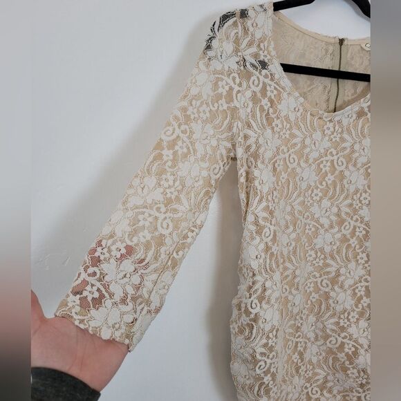 Jessica Simpson Maternity Top Lace Sheer Beige Gold Formal Event Dressy Small - Picture 6 of 11